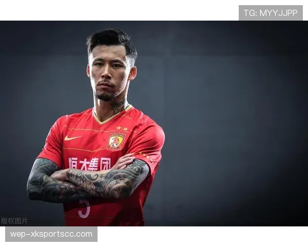 张琳芃强强对话中高位逼抢压制对手边路，防守角色悄然转变